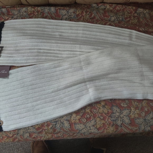 Loro Piana hat + scarf bundle NWT - Picture 7 of 9